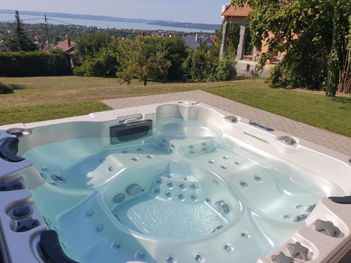 Lakeview Apartments Balatonfuered Dış mekan fotoğraf