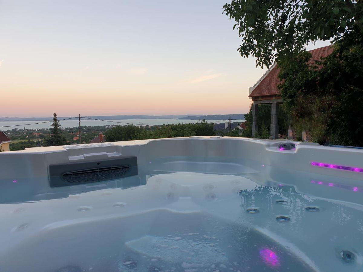 Lakeview Apartments Balatonfuered Dış mekan fotoğraf