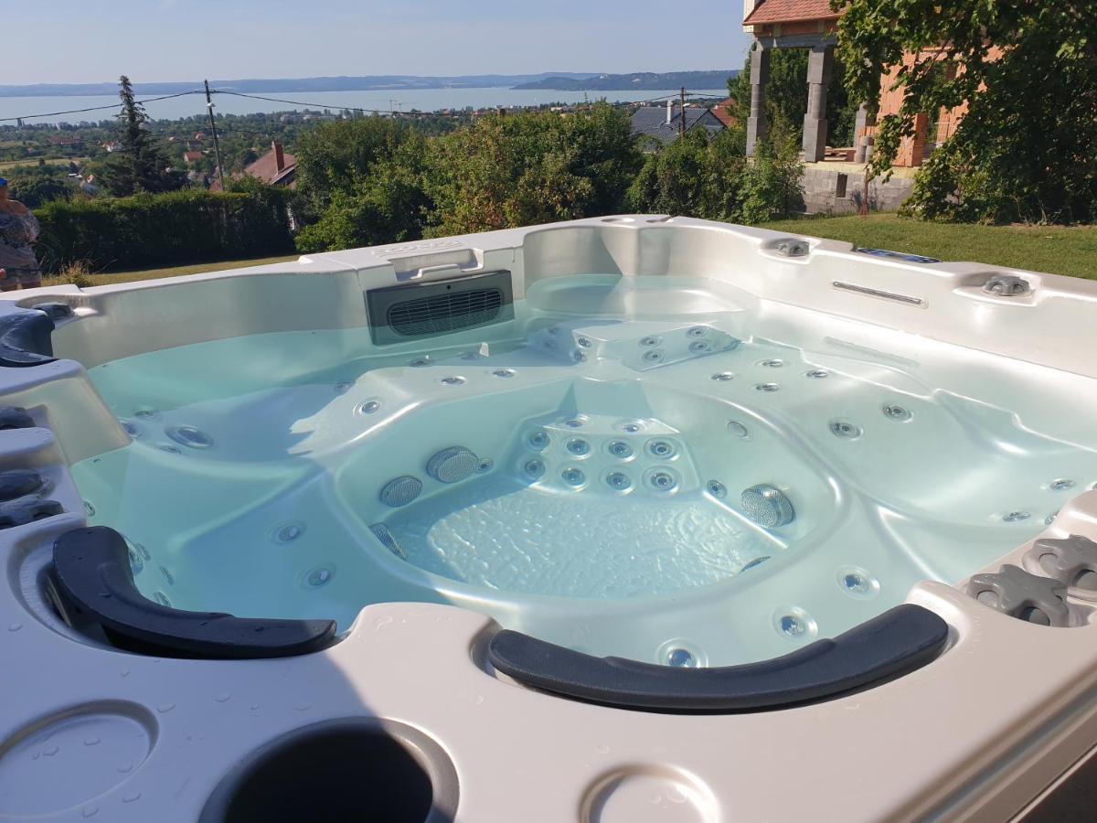 Lakeview Apartments Balatonfuered Dış mekan fotoğraf