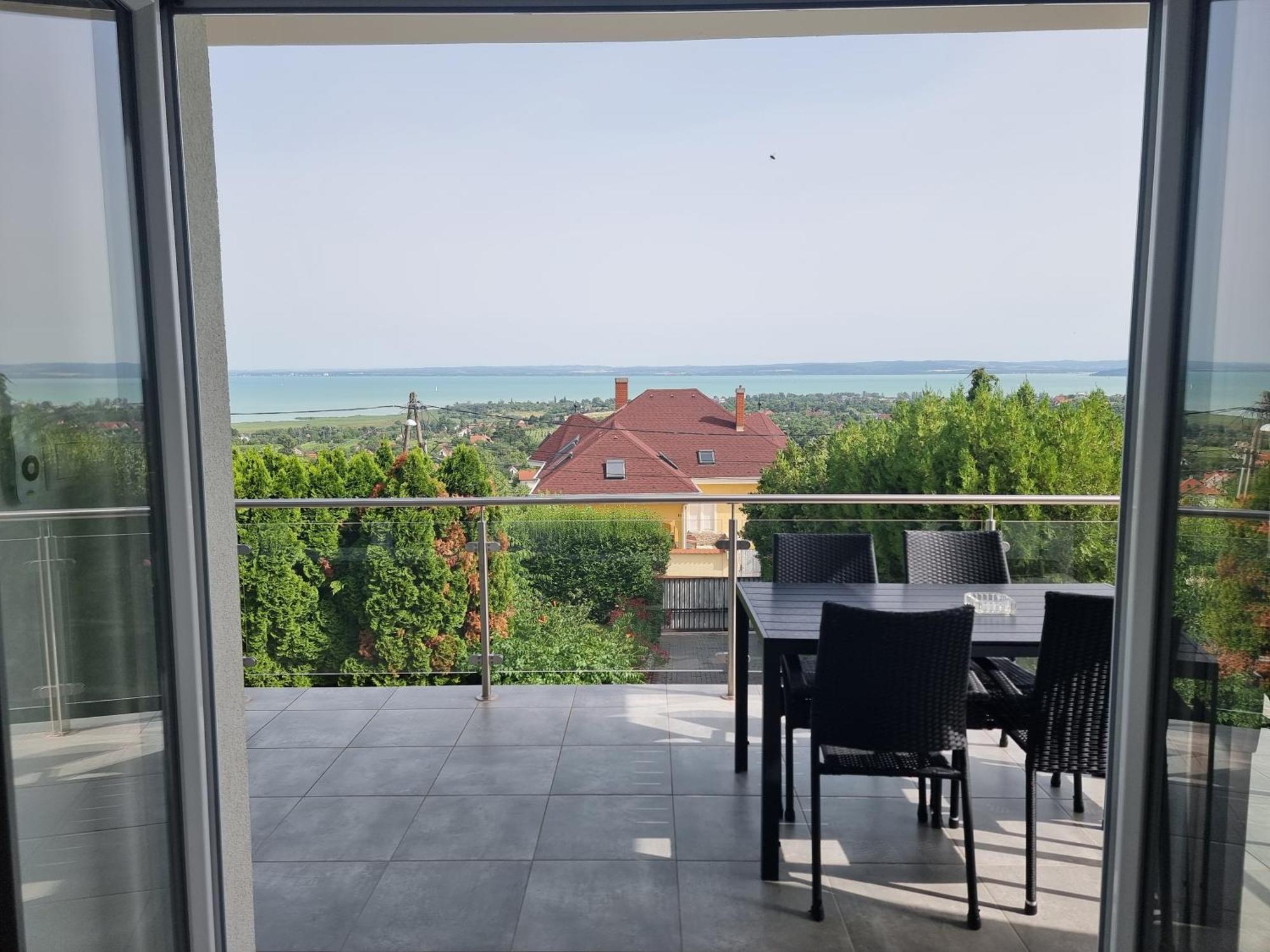 Lakeview Apartments Balatonfuered Dış mekan fotoğraf